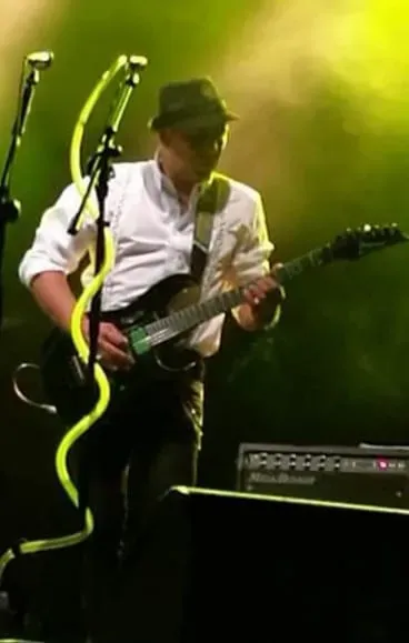 Benji, guitarra solista en Cuatrogatos