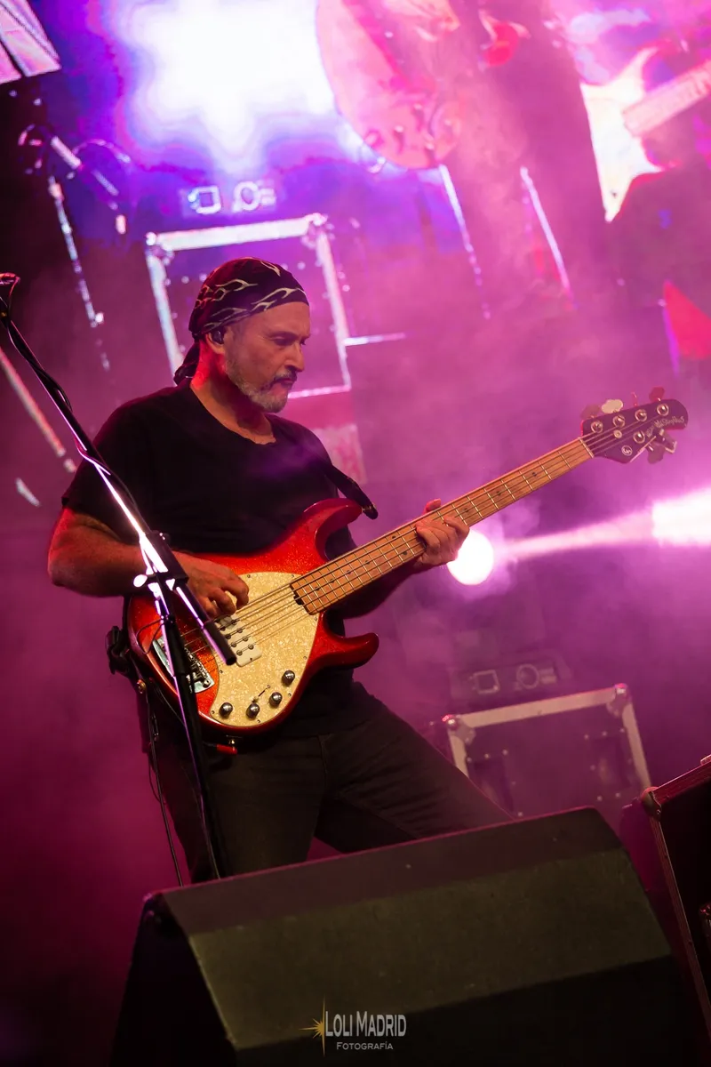 Chirro Peres, bajista en Cuatrogatos